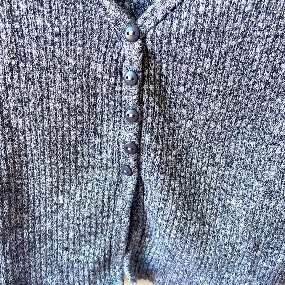 Cropped Garage t-shirt - Picture 2 of 5